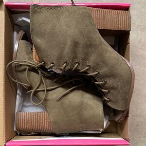 Charlotte Russe Khaki Lace-Up Boots